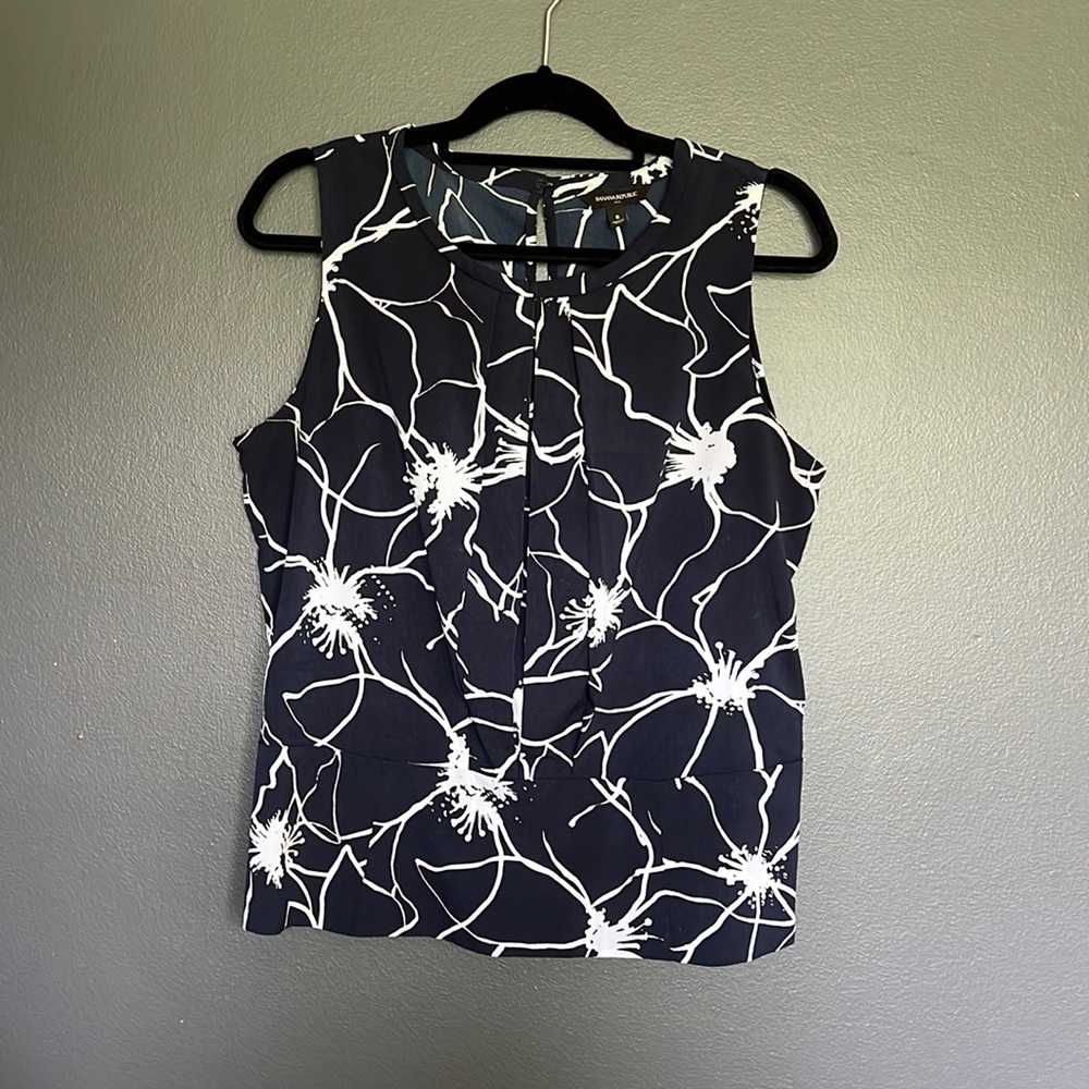 Banana Republic Blouse - 8